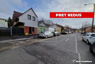 Casă cu 6 camere cu Canalizare în Central - 1