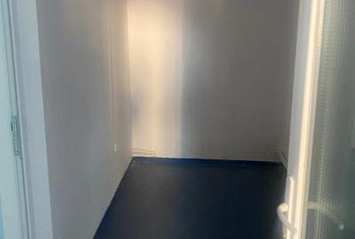 Spațiu comercial, de 200 mp, în Central - 3