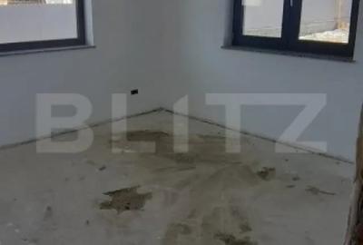 Casă cu 5 camere cu Teren 950 Mp în Central