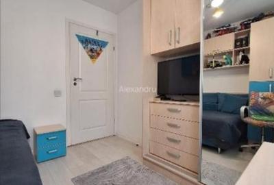 Apartament cu 4 camere decomandat în Drumul Taberei