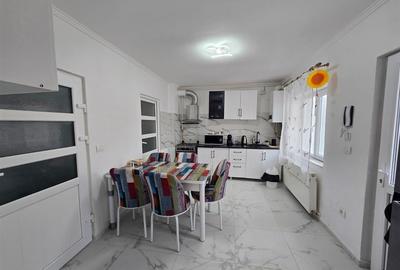 Casă individuală cu 4 camere cu Canalizare în Central - 1