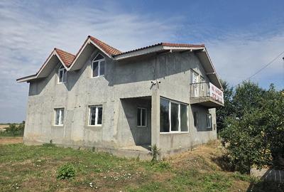 Casă cu Teren 1300 Mp în Sudiți