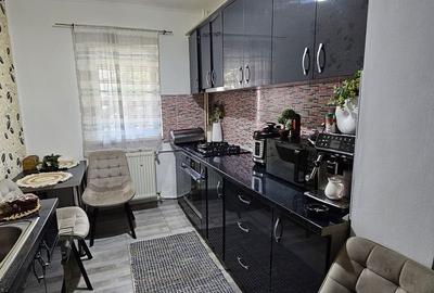 Apartament cu 3 camere decomandat în Decebal - 4