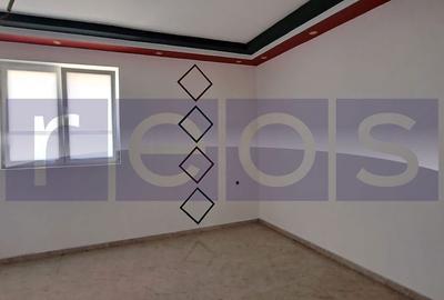 Casă cu 7 camere cu Canalizare în Crângu - 4