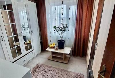Apartament cu 3 camere decomandat în Ostroveni