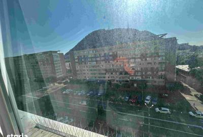 Apartament cu 3 camere decomandat în Ultracentral