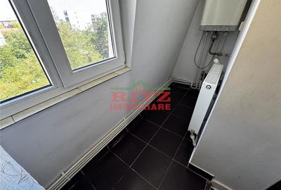 Apartament cu 3 camere semidecomandat în Ultracentral