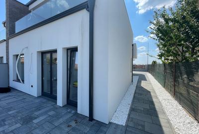 Duplex cu 4 camere cu Canalizare în Dumbrăvița