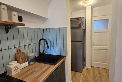 Apartament cu 3 camere semidecomandat în Ultracentral