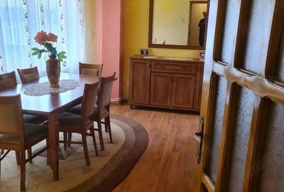 Apartament cu 4 camere decomandat în Central