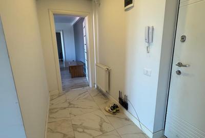 Apartament cu 3 camere semidecomandat în Drumul Taberei