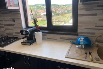Apartament cu 3 camere semidecomandat în Exterior Vest