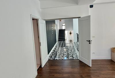Casă cu 7 camere cu Garaj în Tunari - 8