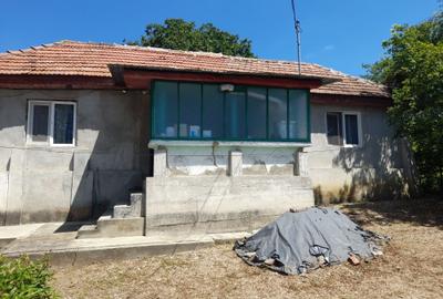Casă cu 3 camere în Central
