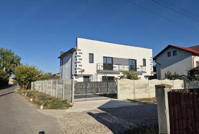 Casă cu Teren 250 Mp în Olteni