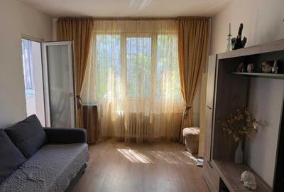 Apartament cu 2 camere decomandat în Giulești