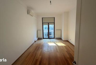 Apartament cu 6 camere semidecomandat în Cișmigiu