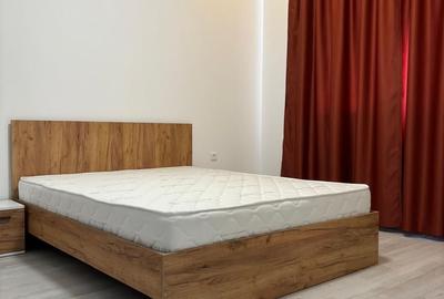 Apartament cu 3 camere semidecomandat în Văcăresti