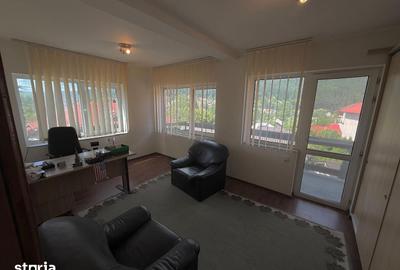 Casă cu 5 camere cu Teren 377 Mp în Zamora - 7