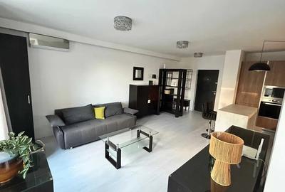 Apartament cu 2 camere semidecomandat, mobilat în Central