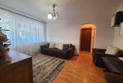 Apartament cu 2 camere semidecomandat în Tomis II