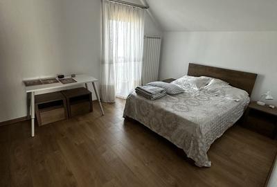 Casă cu 4 camere în Ipotești