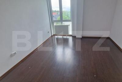 Apartament cu 3 camere în Șcheia