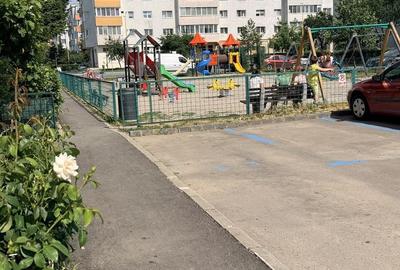 Garsonieră în Est