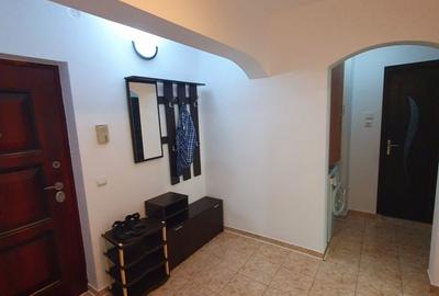 Apartament cu 2 camere decomandat în Runcu