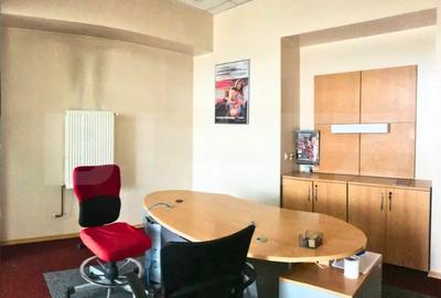 Spațiu comercial, de 160 mp, în Micro 3 - 2