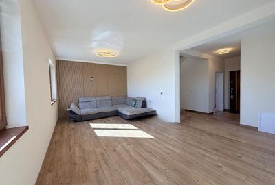 Duplex cu 5 camere cu Canalizare în Dumbrăvița - 1
