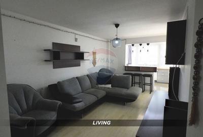 Apartament cu 3 camere decomandat în Exterior Est