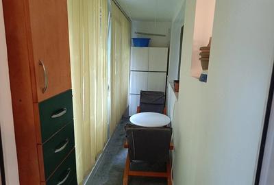 Apartament cu 2 camere semidecomandat în Iancului