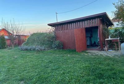 Casă cu 3 camere decomandat în Decebal