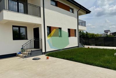 Duplex cu 3 camere cu Canalizare în Sud-Est