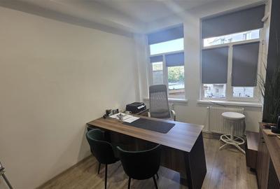 Spațiu comercial, de 13 mp, în Central - 2