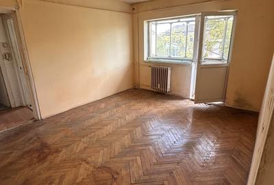 Apartament cu 3 camere semidecomandat în Central - 2
