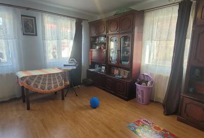 Casă cu 3 camere nedecomandat cu Teren 1753 Mp în Prejmer