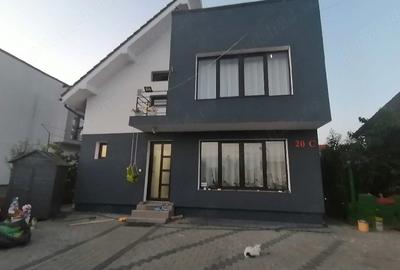 Casă cu 4 camere cu Teren 470 Mp în Decebal - 1