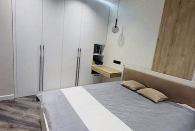 Apartament cu 3 camere semidecomandat în Central