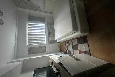 Apartament cu 3 camere decomandat în Centrul Civic