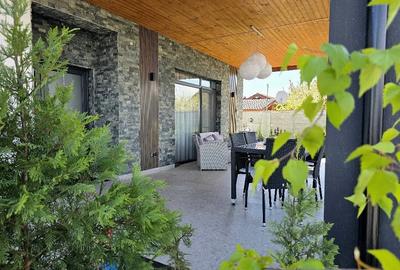 Casă cu 4 camere cu Teren 800 Mp în Noua