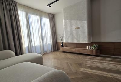 Apartament cu 3 camere decomandat, mobilat în P-ța Unirii