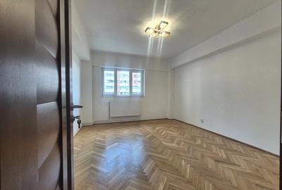 Apartament cu 3 camere decomandat în Traian - 7