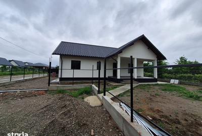 Casă cu 4 camere cu Teren 400 Mp în Hemeiuș