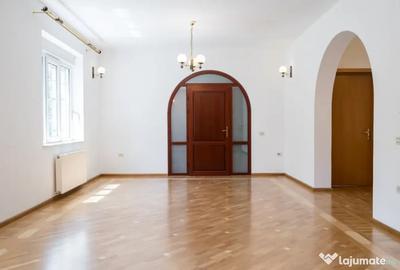 Casă cu 7 camere cu Teren 280 Mp în 1 Mai - 7