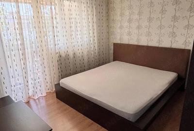 Apartament cu 3 camere semidecomandat în Apusului