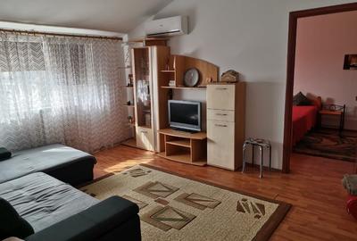 Apartament cu 3 camere semidecomandat în Tomis Nord
