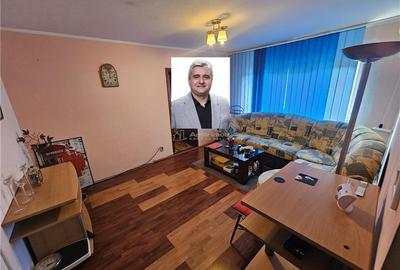 Apartament cu 3 camere semidecomandat, mobilat în Micro I