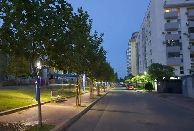 Apartament cu 3 camere decomandat în Titan